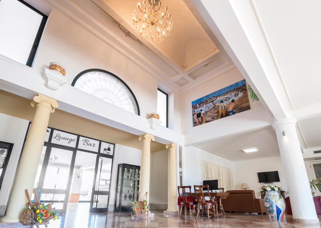 Delfino Beach Hotel Марсала Екстериор снимка